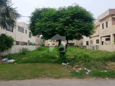 DHA phase 4 kanal Plot very good location ready to possition only 4croure 90Lac DHA phase 4 kanal Plot very good location ready to possition only 4croure 90Lac