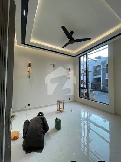 100 SQUARE YARD DOUBLE STORY BUNGALOW FOR RENT IN DHA PHASE 7 EXT