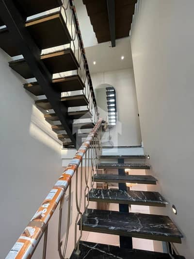 100 SQUARE YARD DOUBLE STOREY BUNGALOW FOR RENT IN DHA PHASE 7 EXT