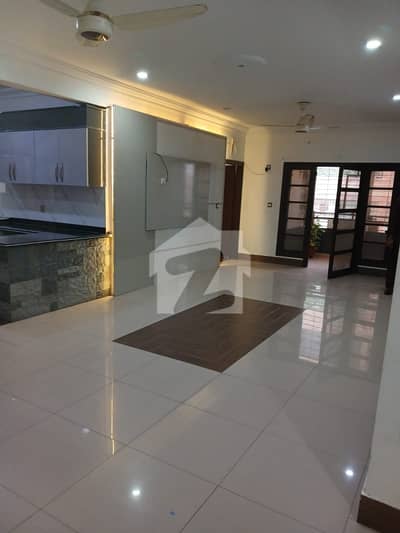 2000 Square Feet Flat For rent In Rs. 150000 Only 3 Bedroom Full Floor