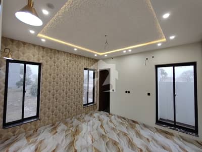 بش ایگزیکٹو ولاز ملتان میں 4 کمروں کا 5 مرلہ مکان 2.1 کروڑ میں برائے فروخت۔