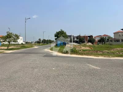 DHA Phase 7 Y Block 1 Kanal Plot Near McDonald's Beautiful Location