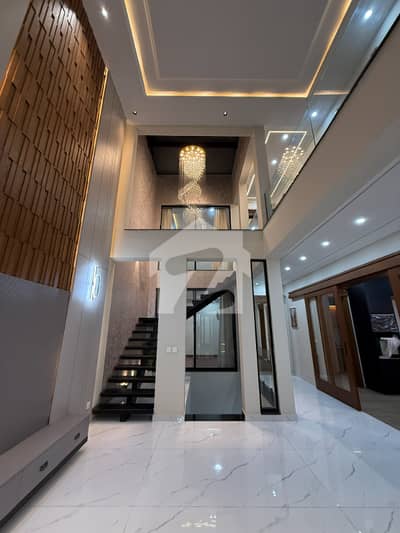 Luxury 11 Marla House with Basement at Very Reasonable Price Hot Location Bahria Town Lahore