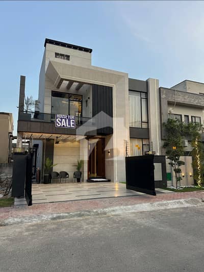 Luxury 10 Marla House Available For Sale Very Hot Location Bahria Town Lahore