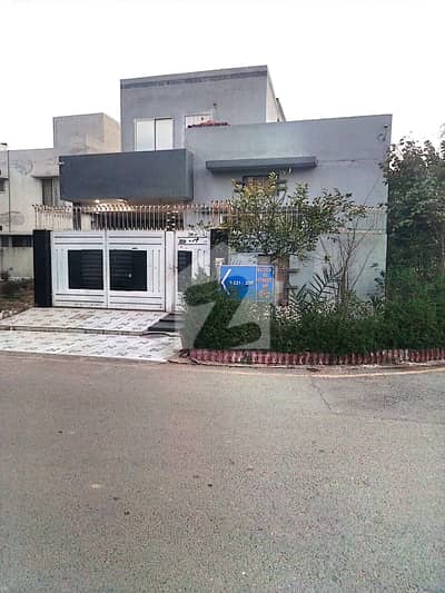 6 Marla Corner Single Story House For Sale