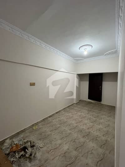 FLAT FOR SALE 3 BED DD GROUND CORNER EXTRA LAND CHANCE DEAL