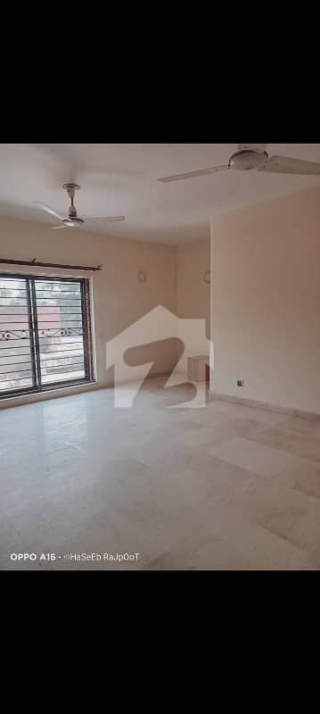 10 Marla Full House Available For Rent In Main Cantt.