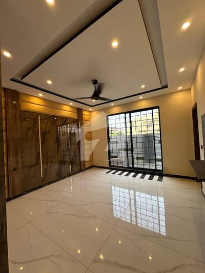PCSIR Phase 2 1 Kanal Upper Available For Rent