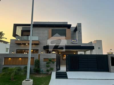 ڈی ایچ اے فیز 5 ڈی ایچ اے ڈیفینس,لاہور میں 5 کمروں کا 1 کنال مکان 7.5 کروڑ میں برائے فروخت۔