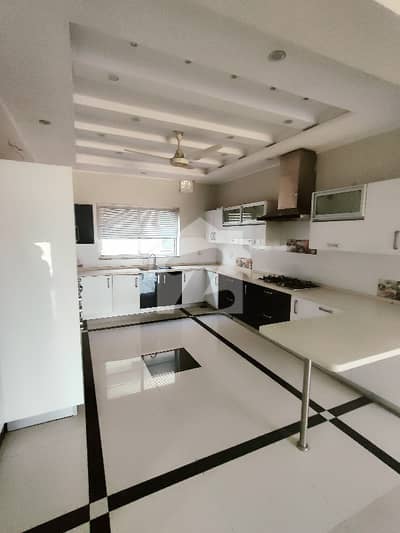 E 11 3 Multi Upper portion For Rent Size 1 Kanal