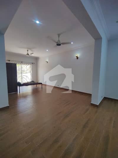 Ground+Basment Available For Rent 5bedrooms Ideal Location With Solor System