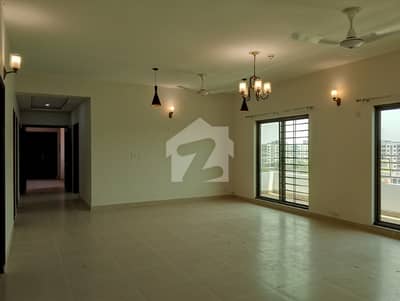 11 MARLA 3 BEDROOM APARTMENT AVAILABLE FOR RENT