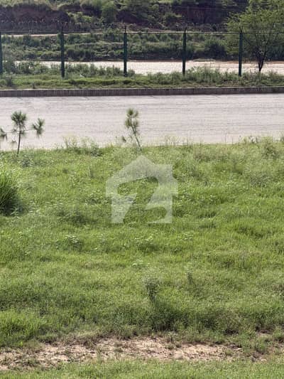 A Block 10 Marla Blvd Back Plot For Sale
