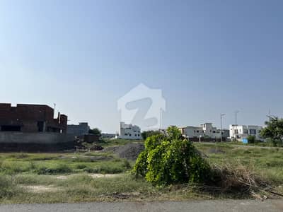 1 Kanal Plot At Prime Location Nearest to Park Ideal for Investment