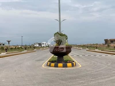 ڈی ایچ اے فیز 1 - سیکٹر سی ڈی ایچ اے فیز 1,ڈی ایچ اے ڈیفینس,پشاور میں 1 کنال رہائشی پلاٹ 3.85 کروڑ میں برائے فروخت۔