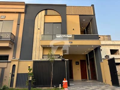 5 Marla Modern Design Single Unit Double Storey House Available For Sale 5 Marla Modern Design Single Unit Double Storey House Available For Sale