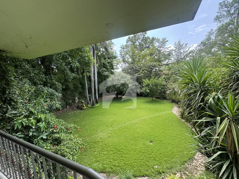 F-6 beautiful house front back lawn F-6 beautiful house front back lawn