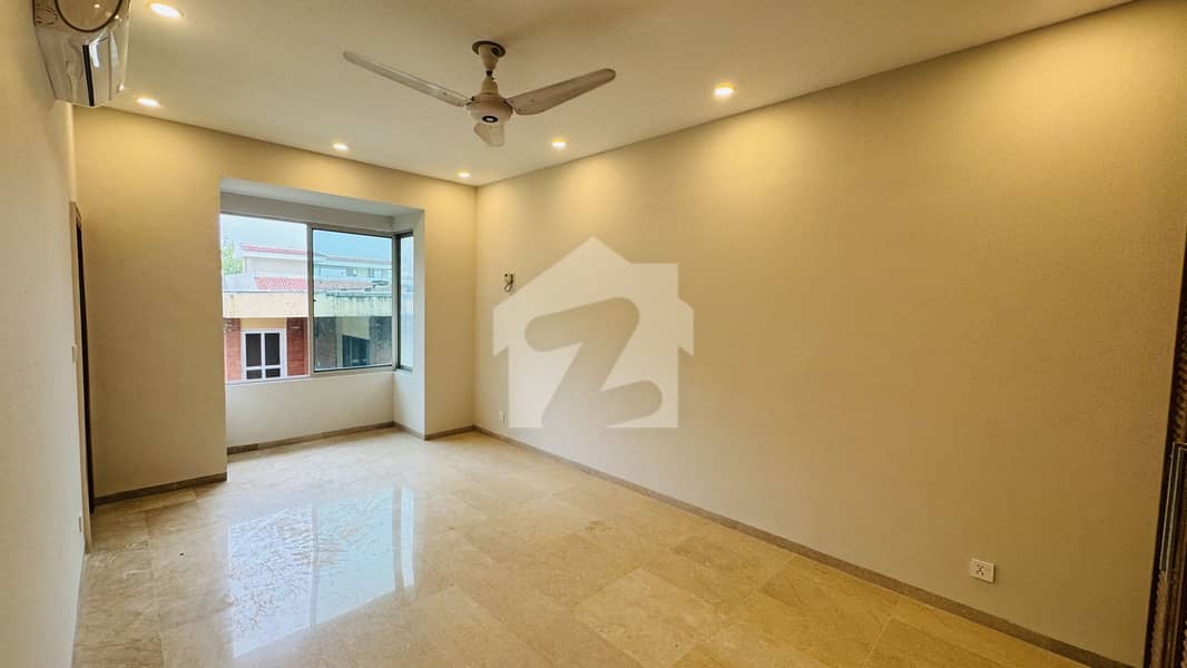 G-9 Spacious 5 Bed House Available For Rent G-9 Spacious 5 Bed House Available For Rent