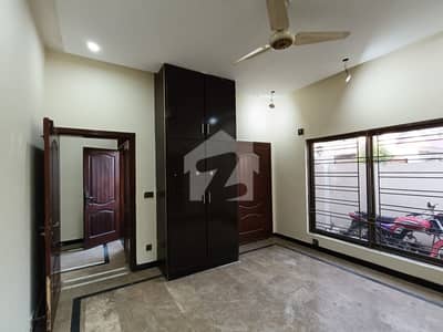 11 Marla Beautiful Ground Portion For Rent Prime Location All Facilities Available