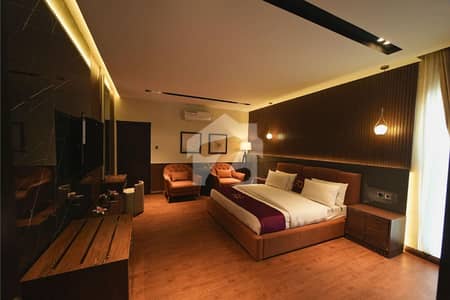 Luxury Bedroom For Rent **POOL FREE**