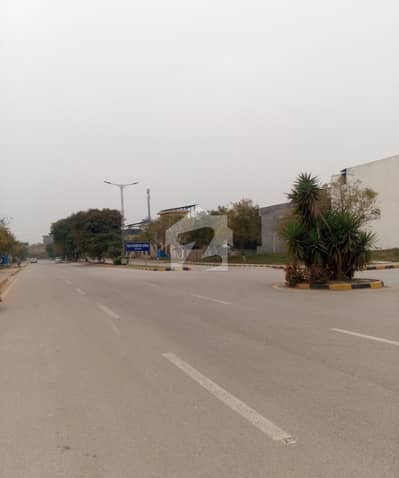 ایم پی سی ایچ ایس - بلاک جی ایم پی سی ایچ ایس ۔ ملٹی گارڈنز,بی ۔ 17,اسلام آباد میں 8 مرلہ رہائشی پلاٹ 74.0 لاکھ میں برائے فروخت۔