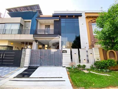 BRAND NEW 5 MARLA LUXURY HOUSE FOR RENT IN DHA PHASE 9 TOWN BRAND NEW 5 MARLA LUXURY HOUSE FOR RENT IN DHA PHASE 9 TOWN