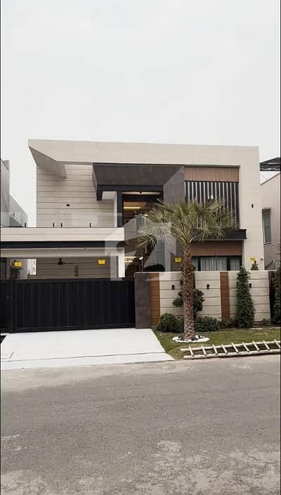 1 Kanal Fully Furnished 5 Bedroom House For Sale