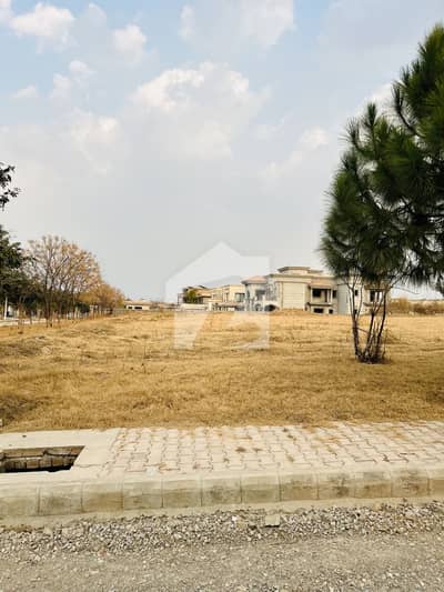 گلبرگ گرینز ۔ بلاک ڈی گلبرگ گرینز,گلبرگ,اسلام آباد میں 10 کنال رہائشی پلاٹ 22.0 کروڑ میں برائے فروخت۔