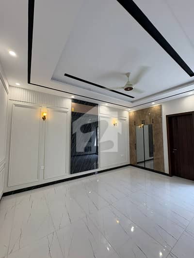 Wapda town 10 marla lower portion for rent