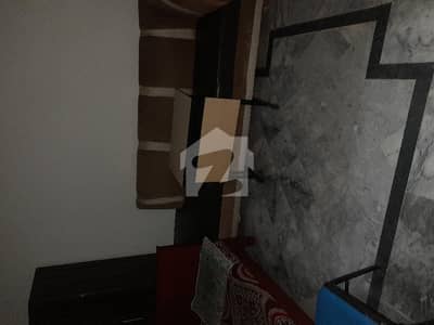 گلریز ہاؤسنگ سکیم راولپنڈی میں 4 کمروں کا 16 مرلہ مکان 1.5 لاکھ میں کرایہ پر دستیاب ہے۔
