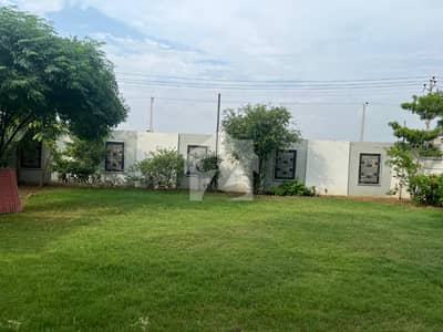 Pakistan Air Crew Bondrt Wall Society West