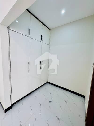 BEAUTIFUL LOCATION GROUND+BASEMENT FOR RENT