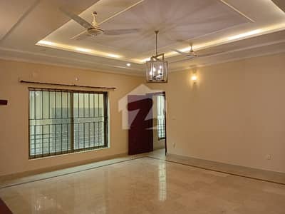 Beautiful House Available For Rent