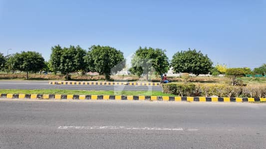 G BLOCK NEAR TO THIS GOOD LOCATION PLOT FOR SALE