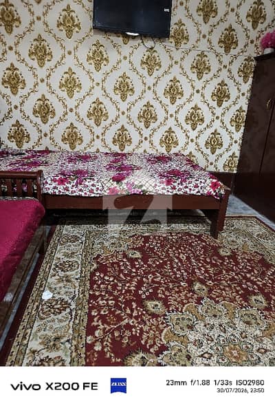 BACHELOR MALE FEMALE FULLY FURNISHED ALL ELECTRIC AND GASS BILL INCLUDED