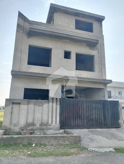 فیصل ہلز اسلام آباد میں 5 کمروں کا 5 مرلہ مکان 1.55 کروڑ میں برائے فروخت۔