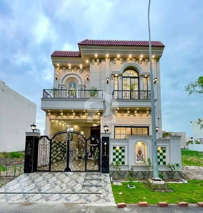 پارک ویو سٹی لاہور میں 4 کمروں کا 5 مرلہ مکان 1.8 کروڑ میں برائے فروخت۔ پارک ویو سٹی لاہور میں 4 کمروں کا 5 مرلہ مکان 1.8 کروڑ میں برائے فروخت۔