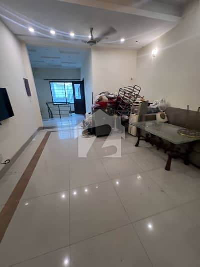 1KANAL UPPER PORTION WITH SEPARATE GATE IN DHA PHASE 1 1KANAL UPPER PORTION WITH SEPARATE GATE IN DHA PHASE 1