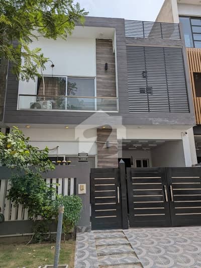 5 Marla Slightly Used House Available For Sale