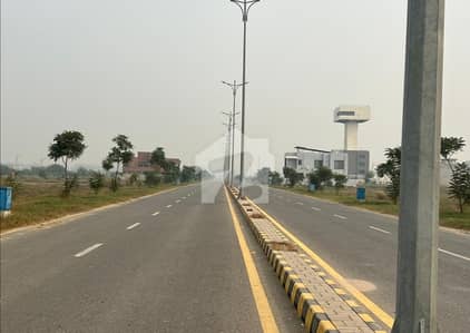 ڈی ایچ اے فیز 8 - بلاک زیڈ 2 ڈی ایچ اے فیز 8,ڈی ایچ اے ڈیفینس,لاہور میں 8 مرلہ کمرشل پلاٹ 4.4 کروڑ میں برائے فروخت۔ ڈی ایچ اے فیز 8 - بلاک زیڈ 2 ڈی ایچ اے فیز 8,ڈی ایچ اے ڈیفینس,لاہور میں 8 مرلہ کمرشل پلاٹ 4.4 کروڑ میں برائے فروخت۔