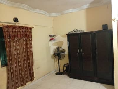 Leased 2nd Floor Corner Flat For Sale | 2 Rooms | Prime Location At Nagina Chowk, Liaquatabad Block 6