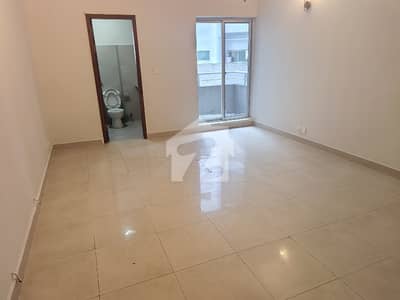 F11 4Bedroom 4Bath Appartment for Rent