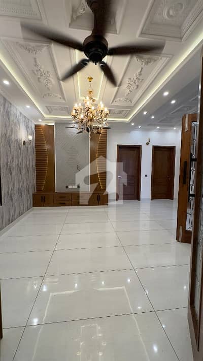 1 Kanal Ideal House For Rent