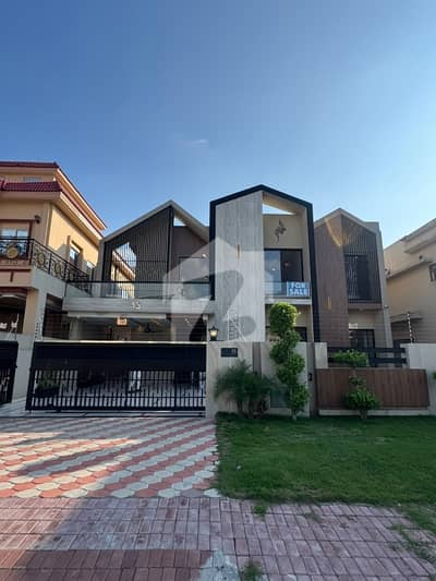 Property Title Title: 22 Marla Park Facing Luxury House For Sale 6 Bed, 2 Kitchen, 2 Servant Quarters, Beautiful Lawn, Closed-End Street, Entry and Exit Through Check Post
