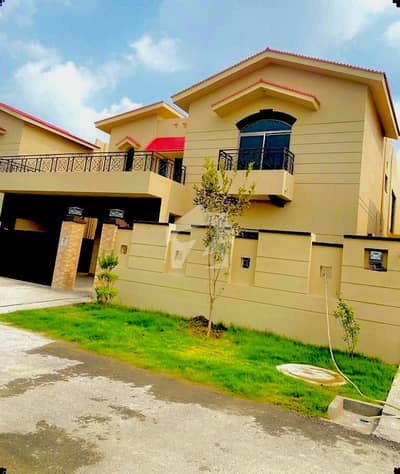 17-Marla 5-Bedroom's Tile Flooring (Brigadier House) For Sale | Askari 10 Lahore Cantt | @nusratestate