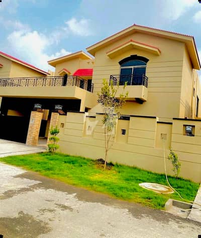 17-Marla 5-Bedroom's Tile Flooring (Brigadier House) For Sale | Askari 10 Lahore Cantt | @nusratestate