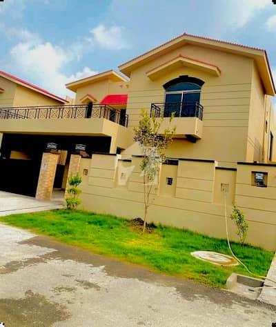 17-Marla 5-Bedroom's Tile Flooring (Brigadier House) For Sale | Askari 10 Lahore Cantt | @nusratestate