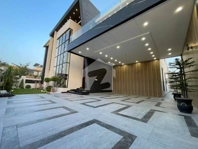 Corner House Sized 24 Marla Is For Sale Main Boulevard