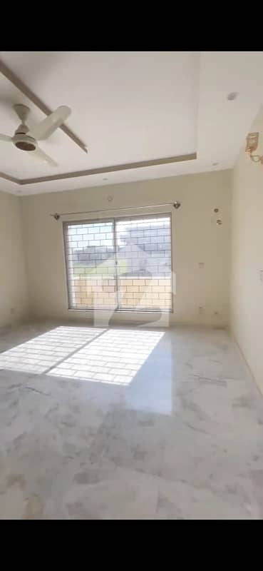 ممتاز سٹی اسلام آباد میں 3 کمروں کا 1 کنال بالائی پورشن 1.1 لاکھ میں کرایہ پر دستیاب ہے۔