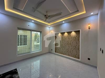 10 Marla House For Rent Available In Central Park Housing Scheme